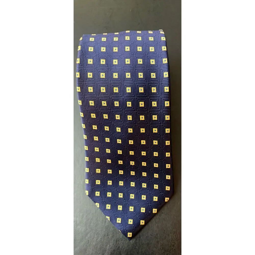 Brooks Brothers tie